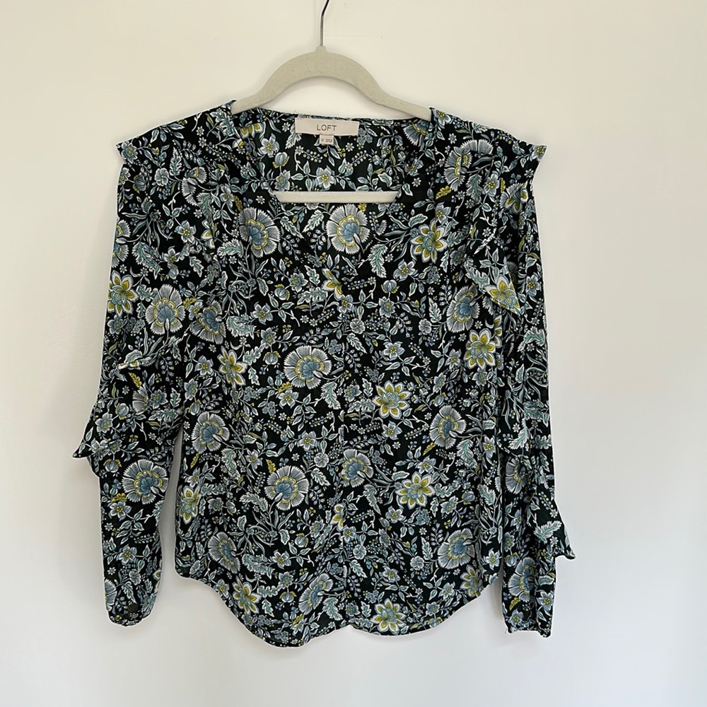 LOFT navy floral blouse Size XS
